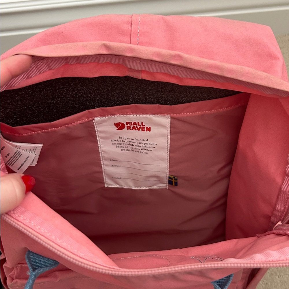 Fjallraven Kånken Pink Backpack - Picture 7 of 8